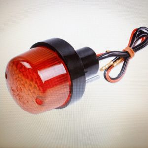 Piloto trasero universal con luz de matricula