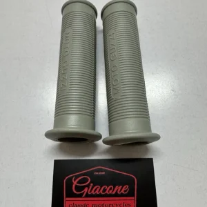Par de puños grises Moto guzzi 65/49